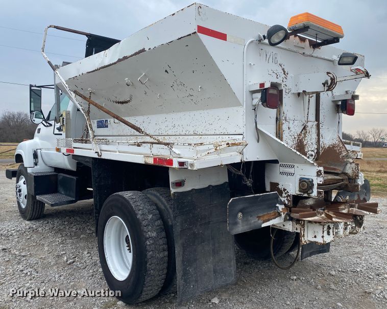 image for item JN9120 2000 Chevrolet C7500  spreader truck
