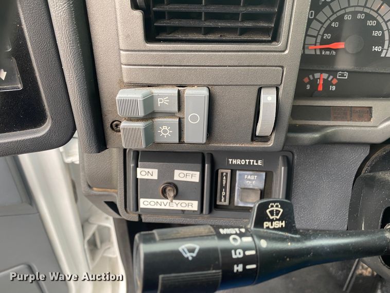 image for item JN9120 2000 Chevrolet C7500  spreader truck