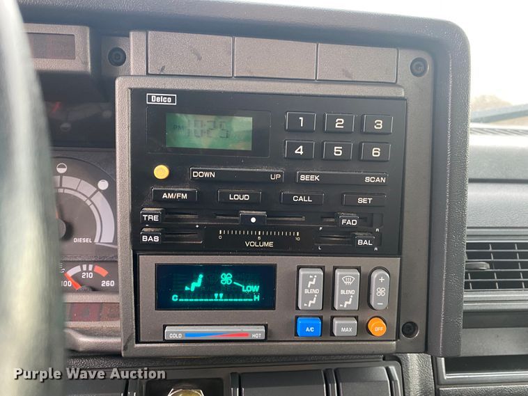 image for item JN9120 2000 Chevrolet C7500  spreader truck