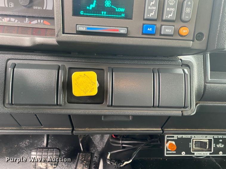 image for item JN9120 2000 Chevrolet C7500  spreader truck