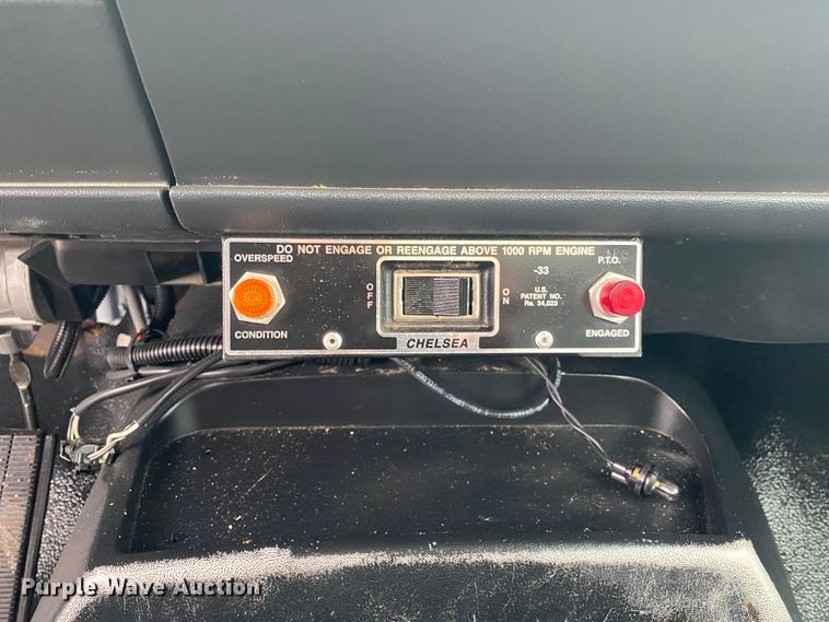 image for item JN9120 2000 Chevrolet C7500  spreader truck