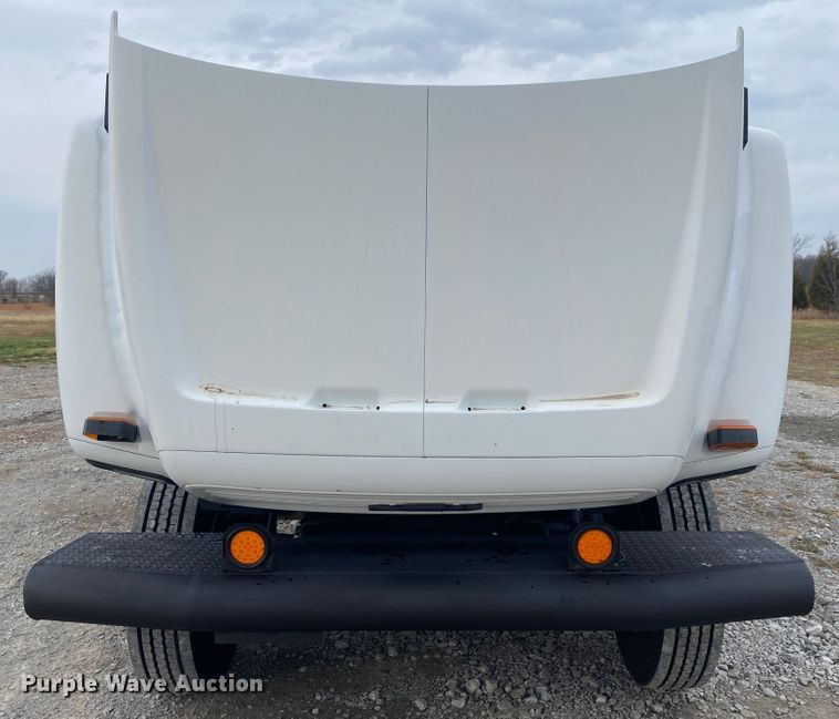 image for item JN9120 2000 Chevrolet C7500  spreader truck