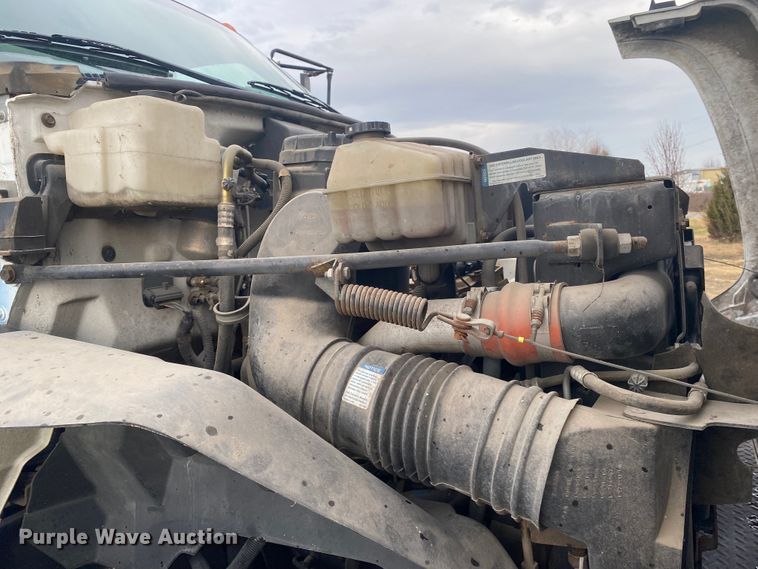 image for item JN9120 2000 Chevrolet C7500  spreader truck