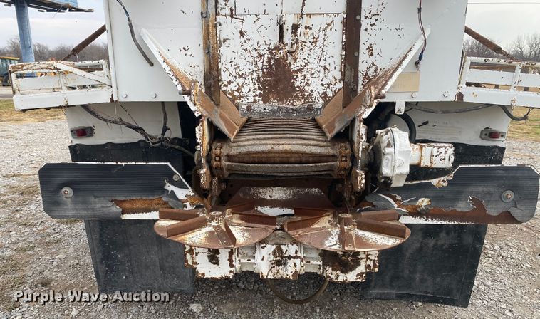 image for item JN9120 2000 Chevrolet C7500  spreader truck