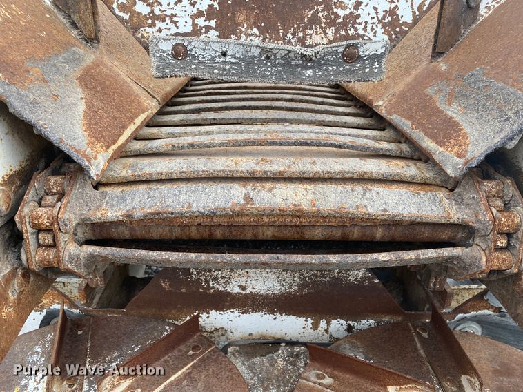 image for item JN9120 2000 Chevrolet C7500  spreader truck