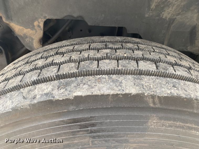 image for item JN9120 2000 Chevrolet C7500  spreader truck