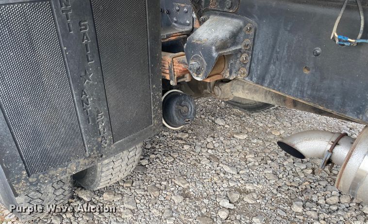 image for item JN9120 2000 Chevrolet C7500  spreader truck