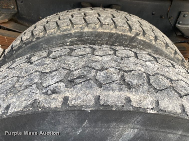 image for item JN9120 2000 Chevrolet C7500  spreader truck