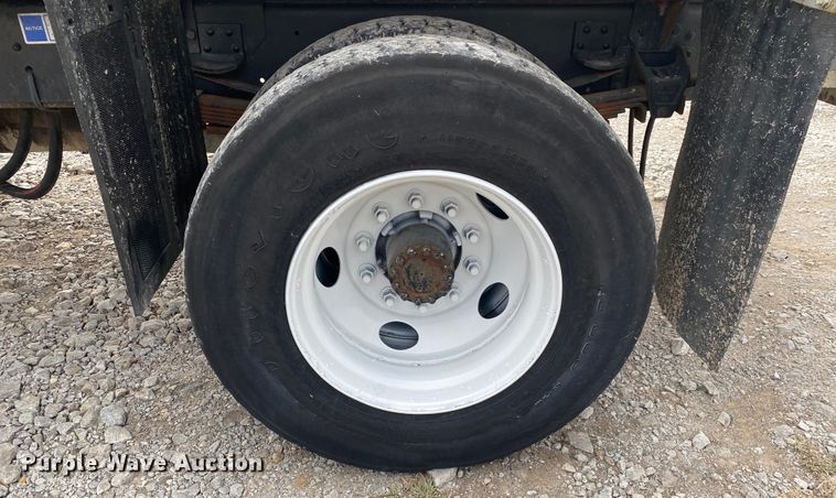 image for item JN9120 2000 Chevrolet C7500  spreader truck