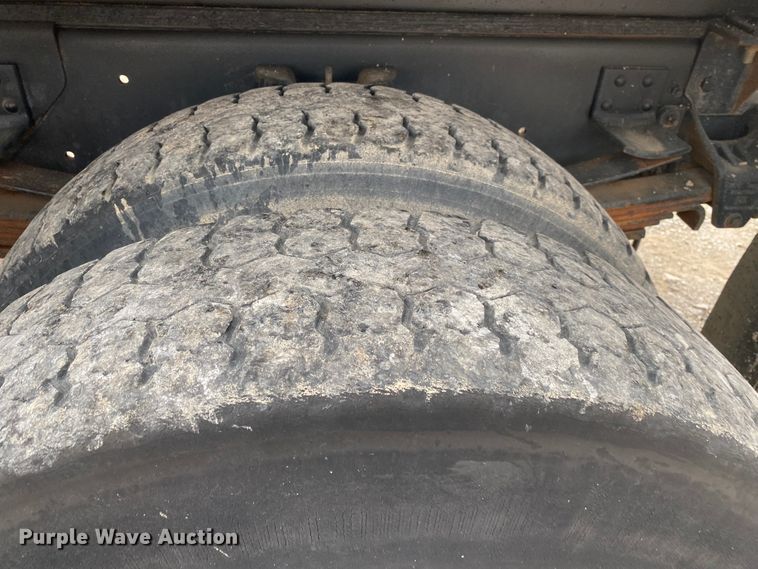 image for item JN9120 2000 Chevrolet C7500  spreader truck