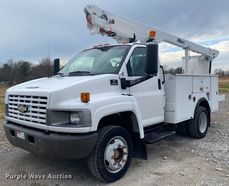 image for item JN9122 2003 Chevrolet C4500  bucket truck