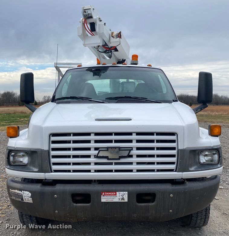 image for item JN9122 2003 Chevrolet C4500  bucket truck