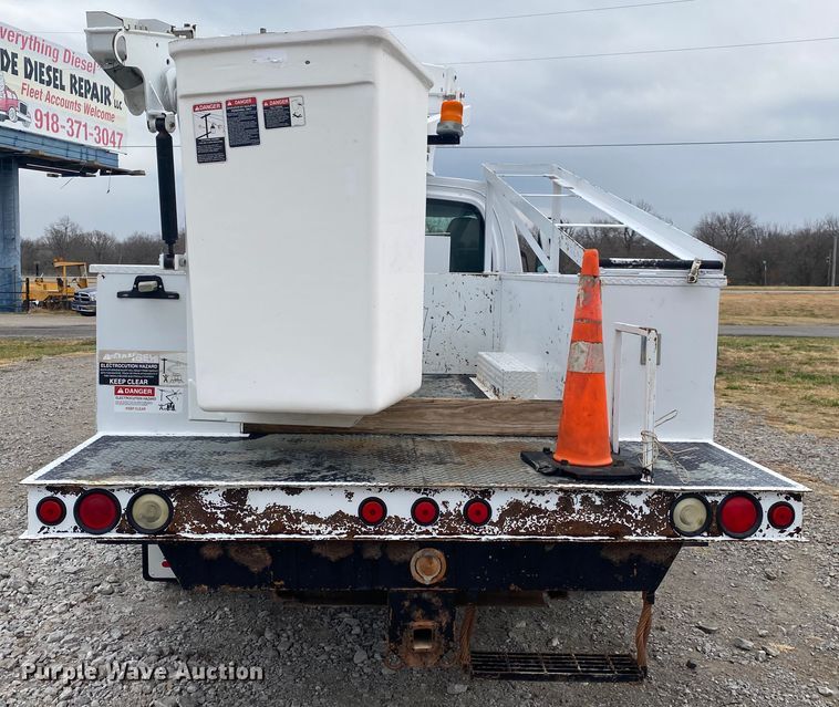 image for item JN9122 2003 Chevrolet C4500  bucket truck