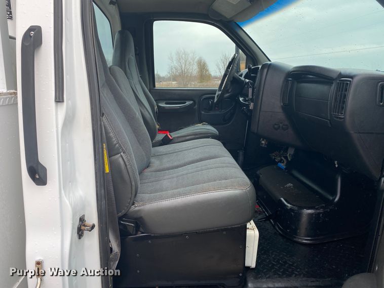 image for item JN9122 2003 Chevrolet C4500  bucket truck