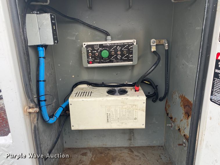 image for item JN9122 2003 Chevrolet C4500  bucket truck