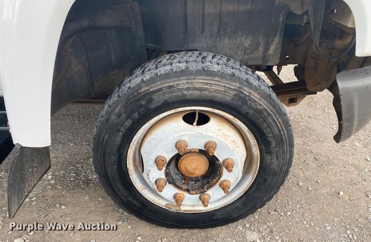 image for item JN9122 2003 Chevrolet C4500  bucket truck