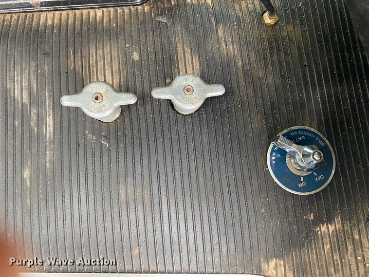 image for item JN9124 2006 Peterbilt 335  dump truck