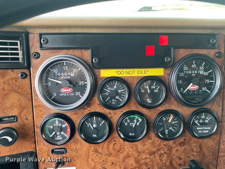 image for item JN9124 2006 Peterbilt 335  dump truck