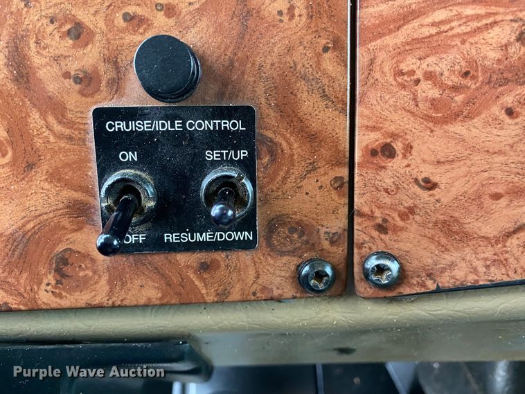 image for item JN9124 2006 Peterbilt 335  dump truck