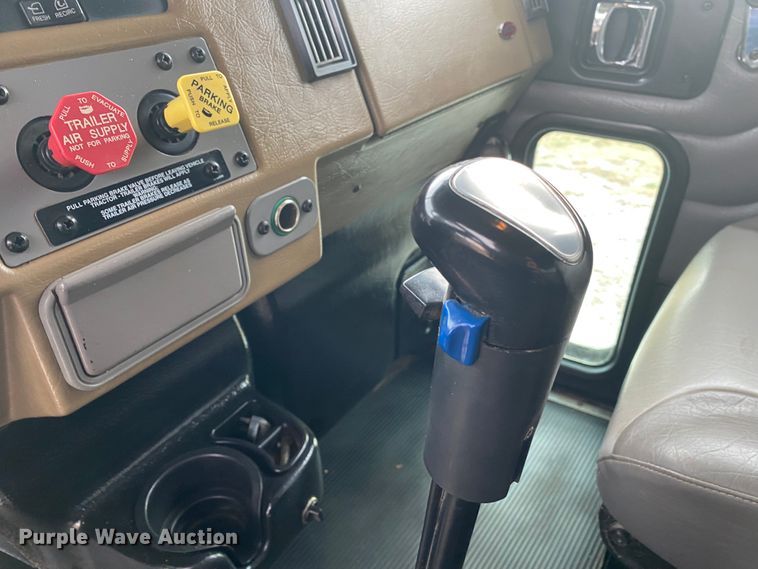 image for item JN9124 2006 Peterbilt 335  dump truck