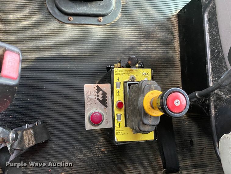 image for item JN9124 2006 Peterbilt 335  dump truck