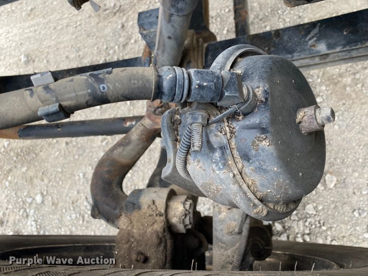 image for item JN9124 2006 Peterbilt 335  dump truck