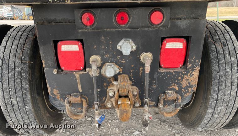 image for item JN9124 2006 Peterbilt 335  dump truck