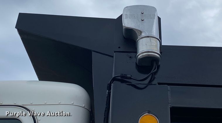 image for item JN9124 2006 Peterbilt 335  dump truck