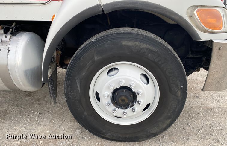 image for item JN9124 2006 Peterbilt 335  dump truck