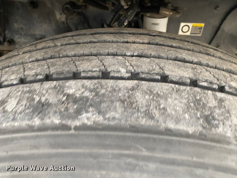 image for item JN9124 2006 Peterbilt 335  dump truck