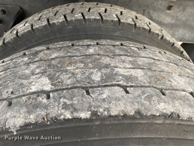 image for item JN9124 2006 Peterbilt 335  dump truck