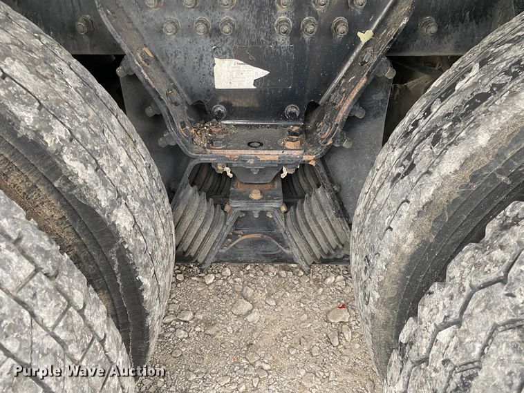 image for item JN9124 2006 Peterbilt 335  dump truck