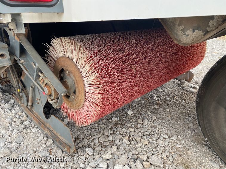 image for item JN9125 2006 Elgin Pelican  street sweeper