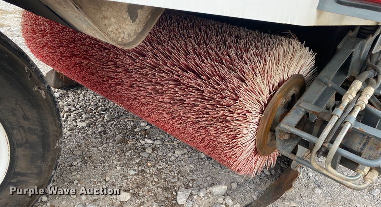 image for item JN9125 2006 Elgin Pelican  street sweeper