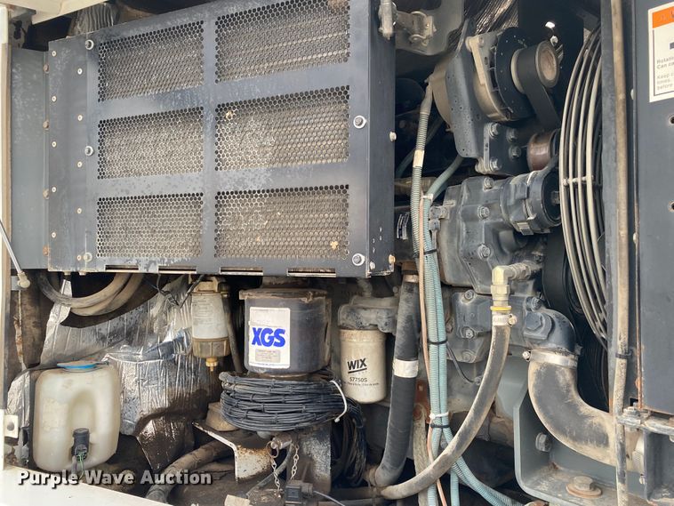 image for item JN9125 2006 Elgin Pelican  street sweeper