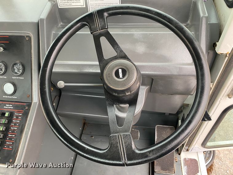 image for item JN9125 2006 Elgin Pelican  street sweeper