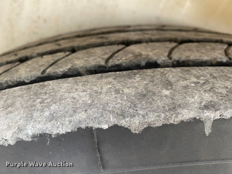 image for item JN9125 2006 Elgin Pelican  street sweeper