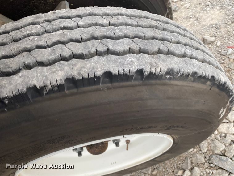 image for item JN9125 2006 Elgin Pelican  street sweeper