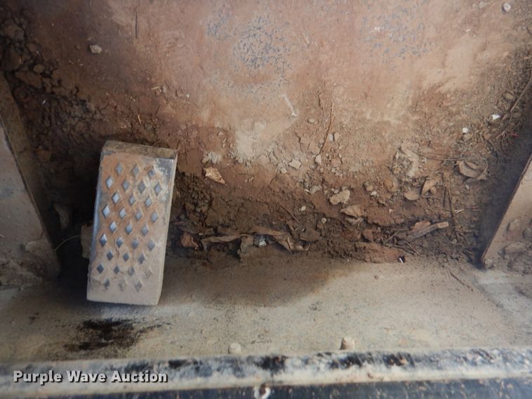 image for item JS9770 2005 Caterpillar 242B  skid steer loader