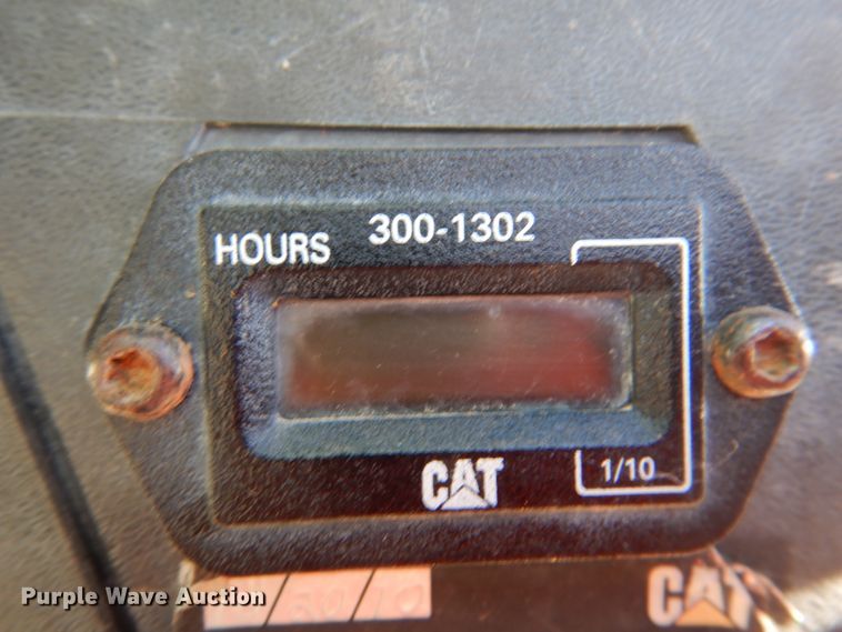 image for item JS9770 2005 Caterpillar 242B  skid steer loader