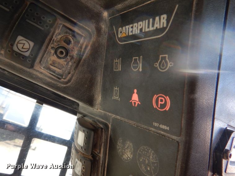 image for item JS9770 2005 Caterpillar 242B  skid steer loader