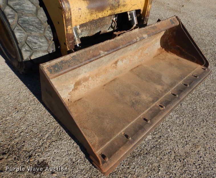 image for item JS9770 2005 Caterpillar 242B  skid steer loader