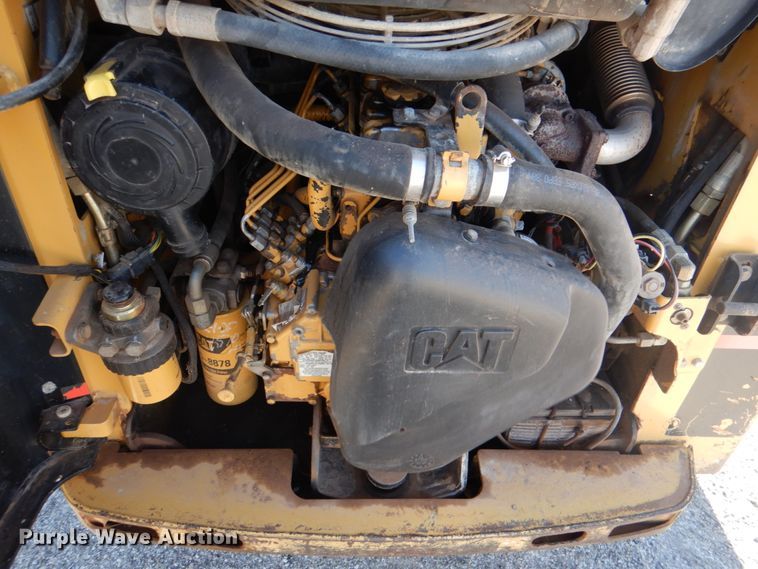 image for item JS9770 2005 Caterpillar 242B  skid steer loader