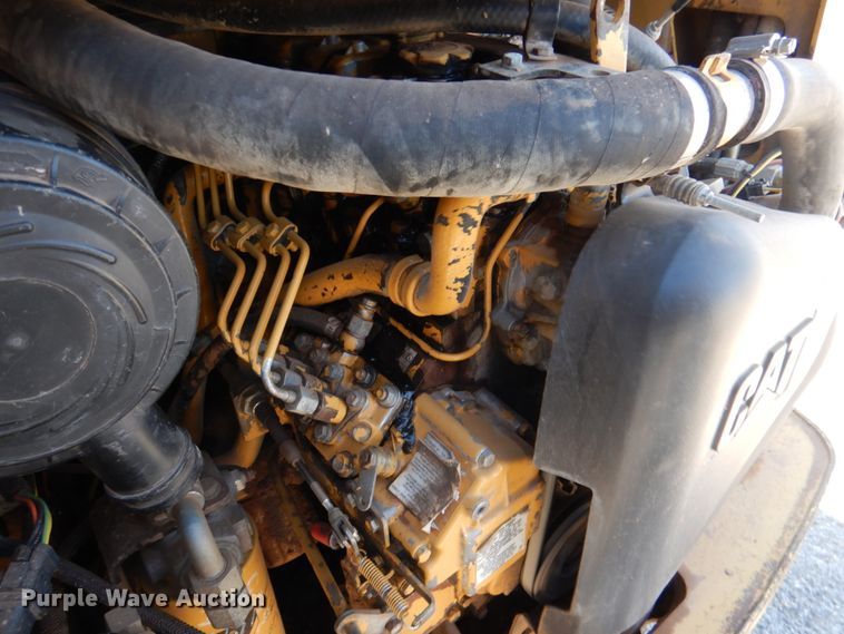 image for item JS9770 2005 Caterpillar 242B  skid steer loader