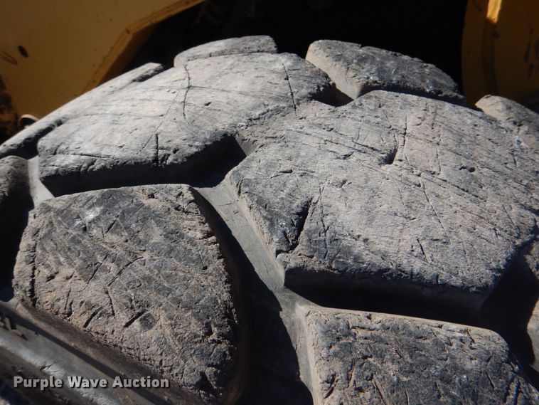 image for item JS9770 2005 Caterpillar 242B  skid steer loader