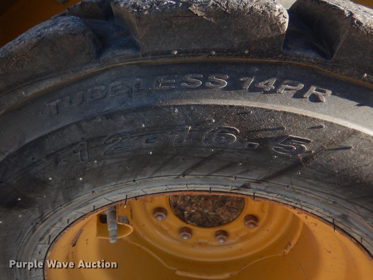 image for item JS9770 2005 Caterpillar 242B  skid steer loader