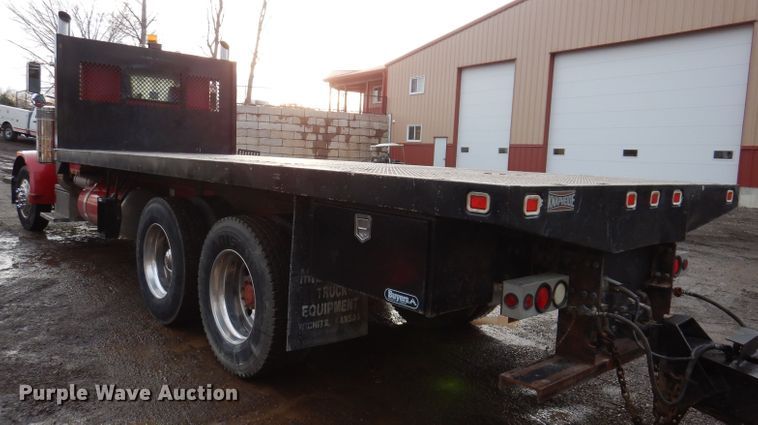 image for item KH9094 1995 Peterbilt 379  flatbed truck