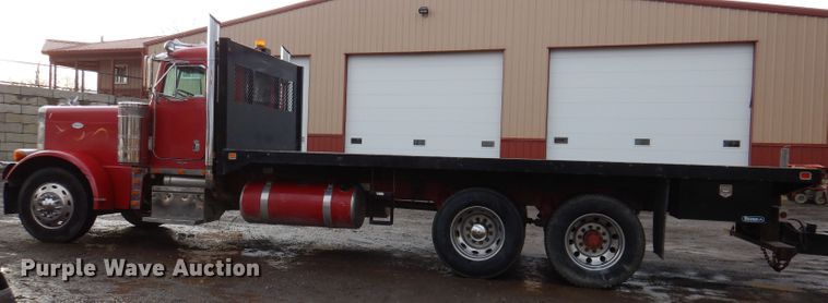 image for item KH9094 1995 Peterbilt 379  flatbed truck