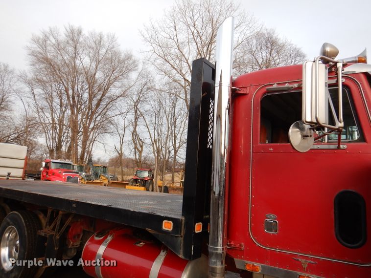 image for item KH9094 1995 Peterbilt 379  flatbed truck