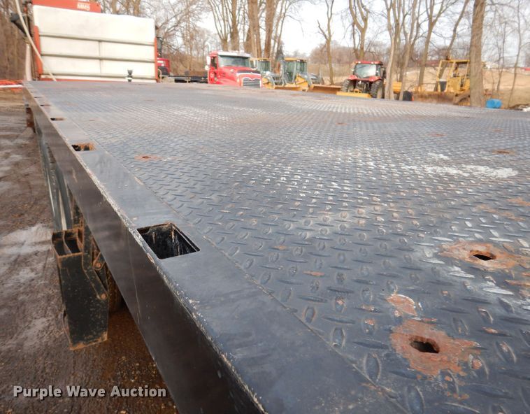 image for item KH9094 1995 Peterbilt 379  flatbed truck